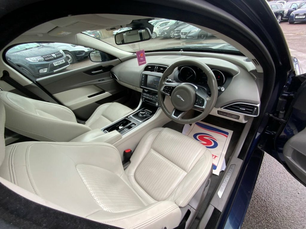 Jaguar XE 2L Portfolio MJ17ZCV Blue #6