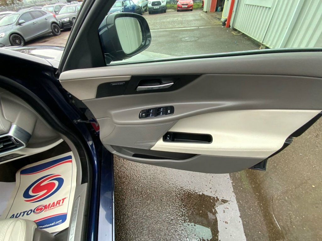 Jaguar XE 2L Portfolio MJ17ZCV Blue #5