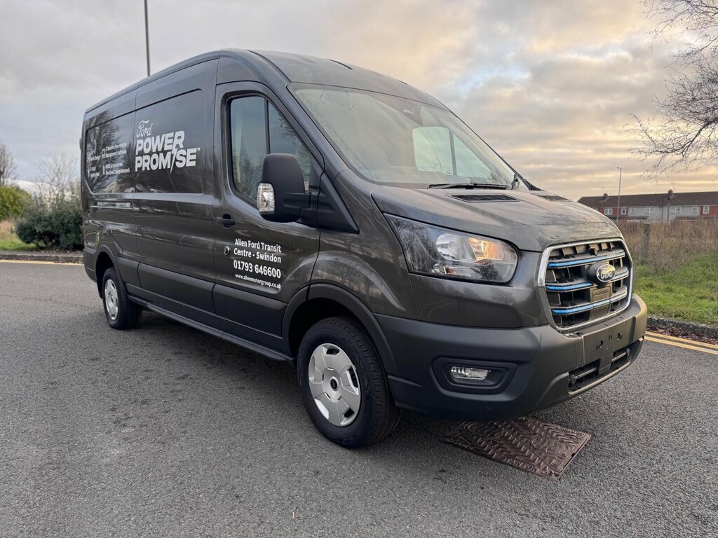 Ford Transit Custom 135Kw 68Kwh H2 Trend Van Dap WX75HRG Grey