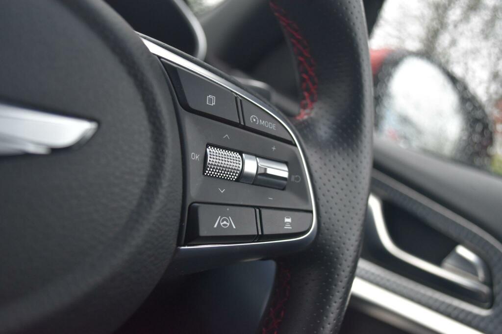 Genesis G70 2.2D Sport Line Red #9