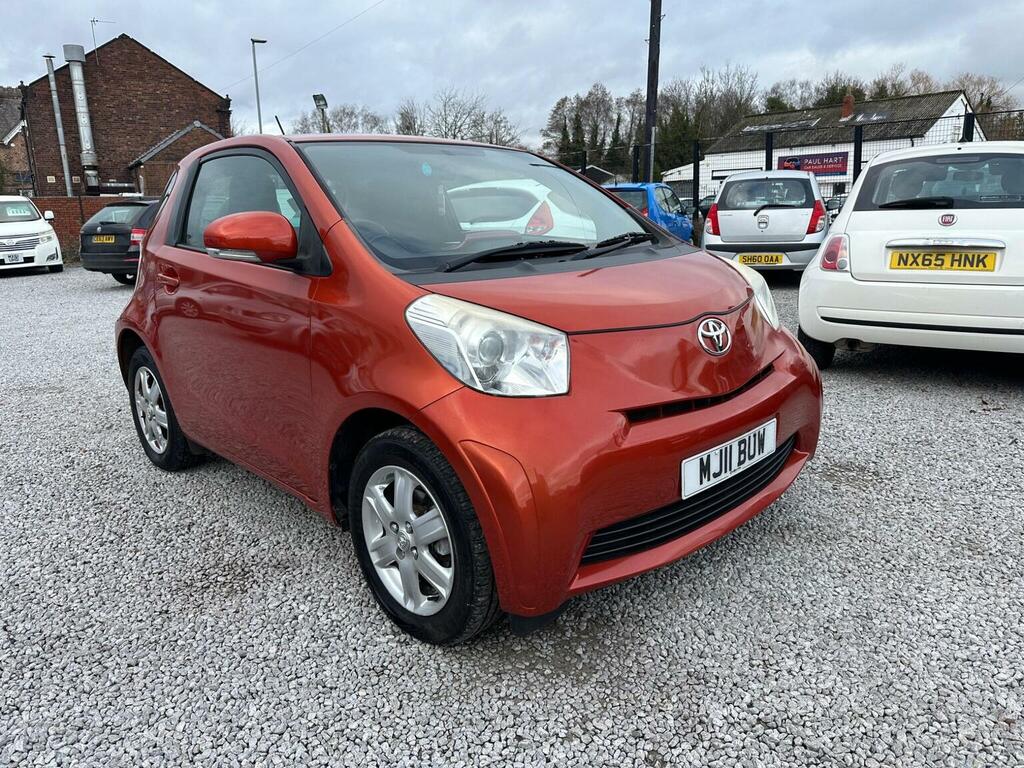 Toyota IQ Hatchback 1.0 Vvt-i Euro 5 201111 Red
