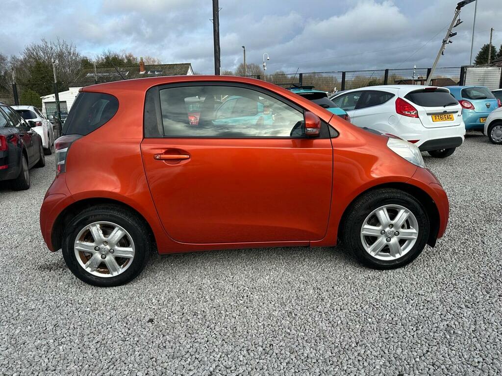 Toyota IQ Hatchback 1.0 Vvt-i Euro 5 201111 Red #4