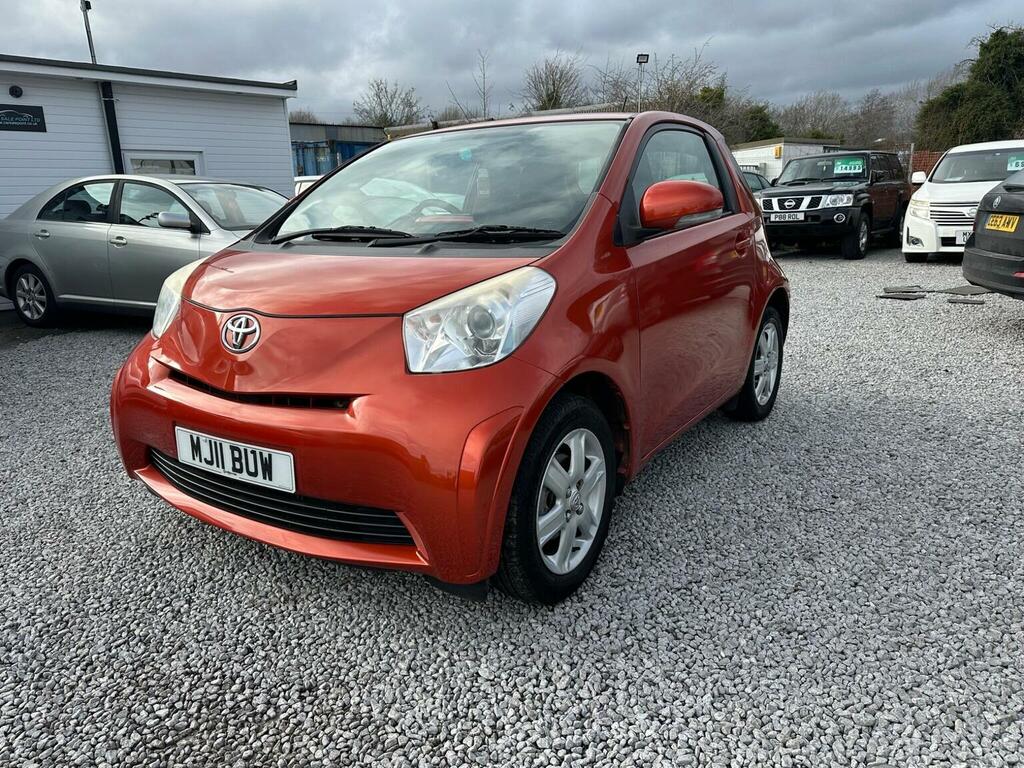 Toyota IQ Hatchback 1.0 Vvt-i Euro 5 201111 Red #3