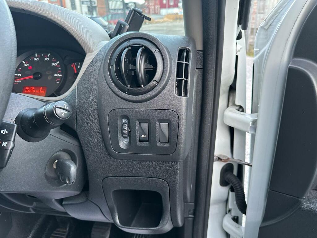 Nissan NV400 2.3 Dci 33 White #22