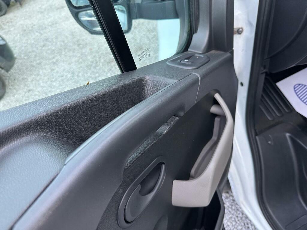 Nissan NV400 2.3 Dci 33 White #52