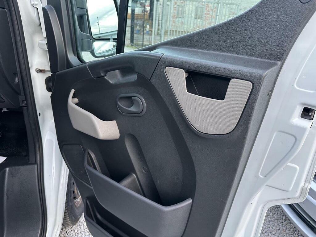 Nissan NV400 2.3 Dci 33 White #26