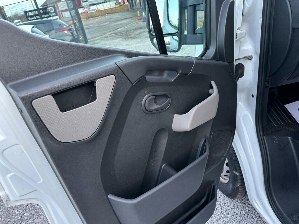 Nissan NV400 2.3 Dci 33 White #25