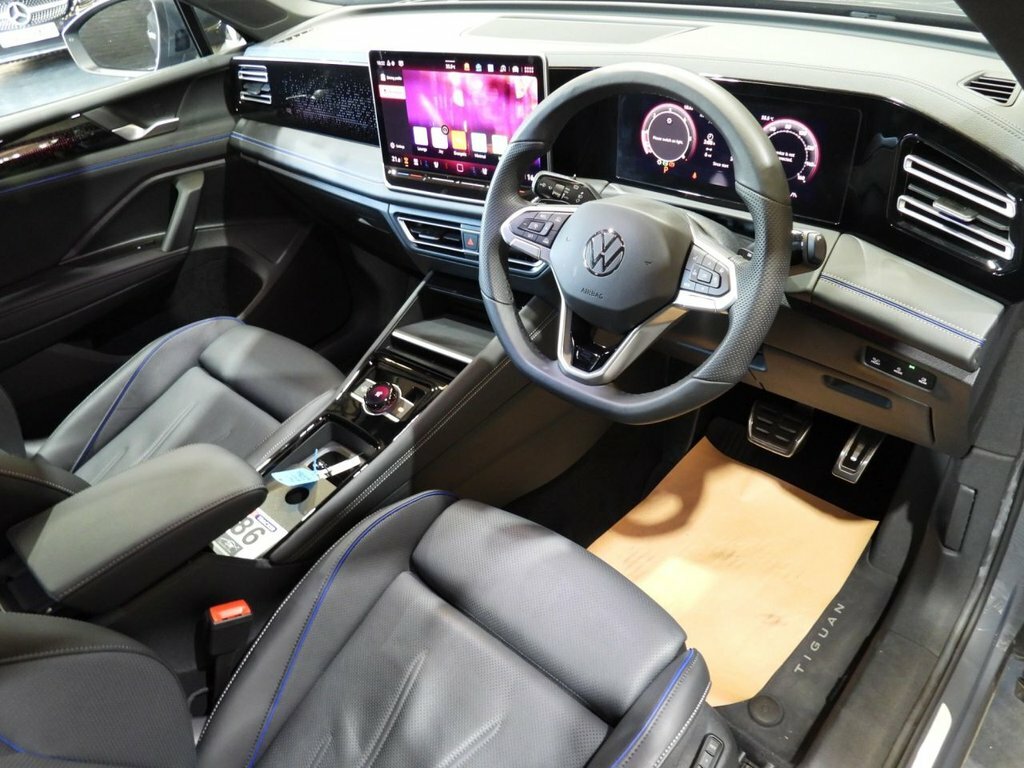 Volkswagen Tiguan 2L R-line AF25PXJ Grey #4