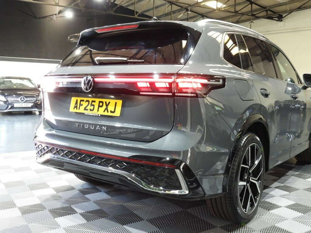 Volkswagen Tiguan 2L R-line AF25PXJ Grey #3