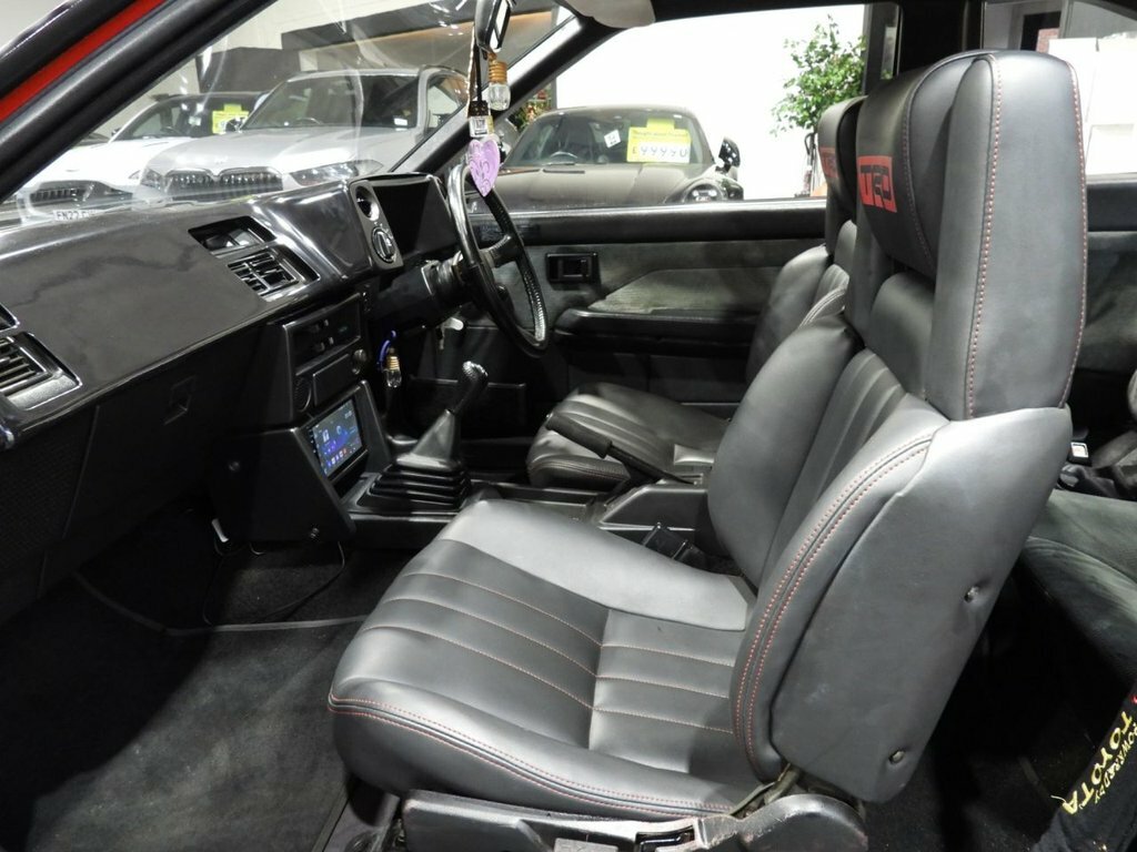 Toyota Corolla 1.5 Hybird Saloon Low Miles White #26