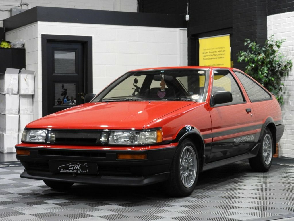 Toyota Corolla 1.5 Hybird Saloon Low Miles White #10