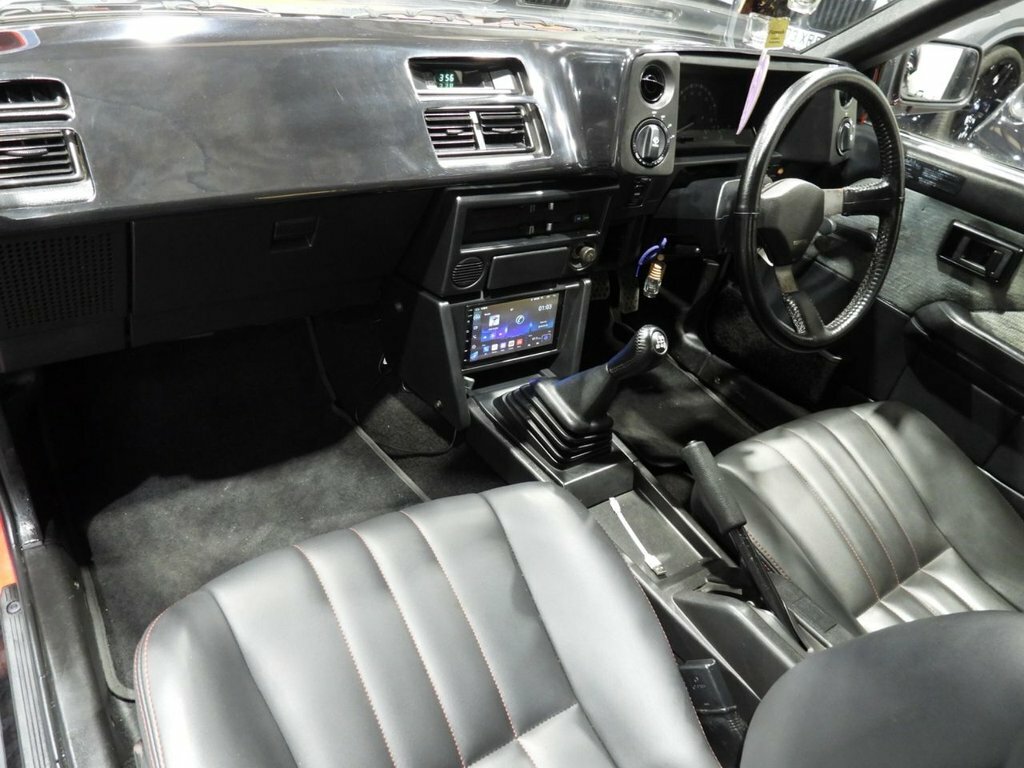 Toyota Corolla 1.5 Hybird Saloon Low Miles White #27