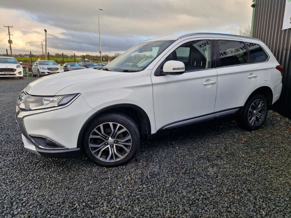 Mitsubishi Outlander Di-d 3 DX19WVZ White #4