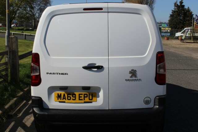 Peugeot Partner Bluehdi Professional L1 White #4