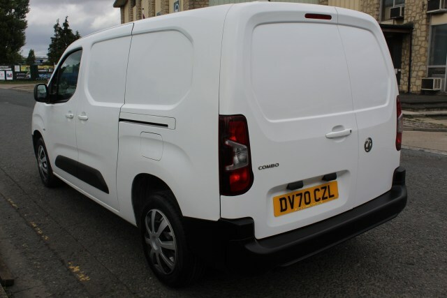 Vauxhall Combo Edition L2 H1 Van DV70CZL White #5