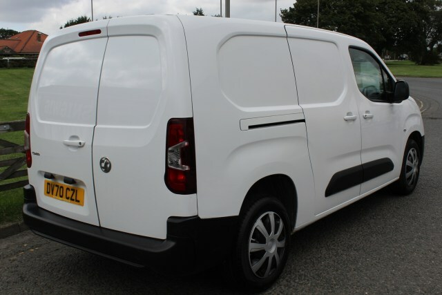 Vauxhall Combo Edition L2 H1 Van DV70CZL White #3