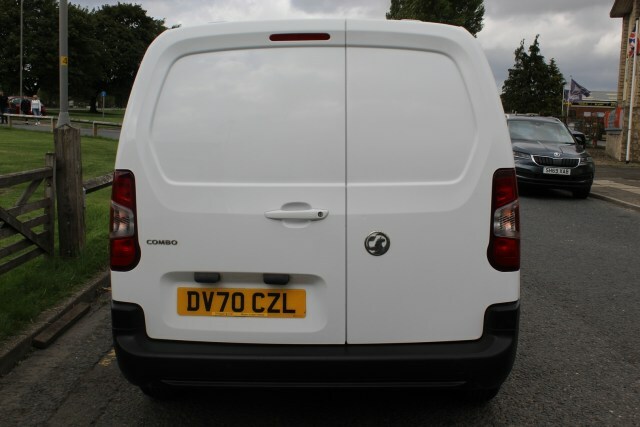 Vauxhall Combo Edition L2 H1 Van DV70CZL White #4