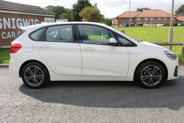 BMW 2 Series Active Tourer 225Xe Sport Active Tourer Hybrid White #2