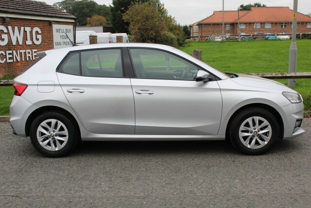 Skoda Fabia Se Comfort Mpi YR72OXE Silver #2