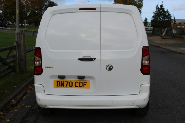 Vauxhall Combo Sportive Van L1 H1 2300 White #4