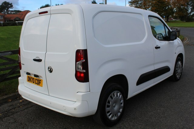 Vauxhall Combo Sportive Van L1 H1 2300 White #3