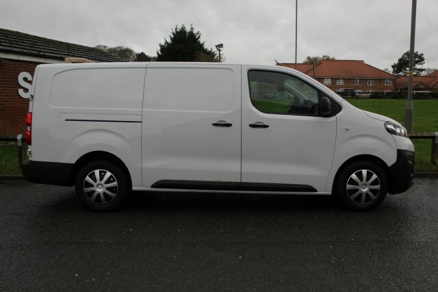 Vauxhall Vivaro L2h1 F2900 Dynamic DL22ULP White #2