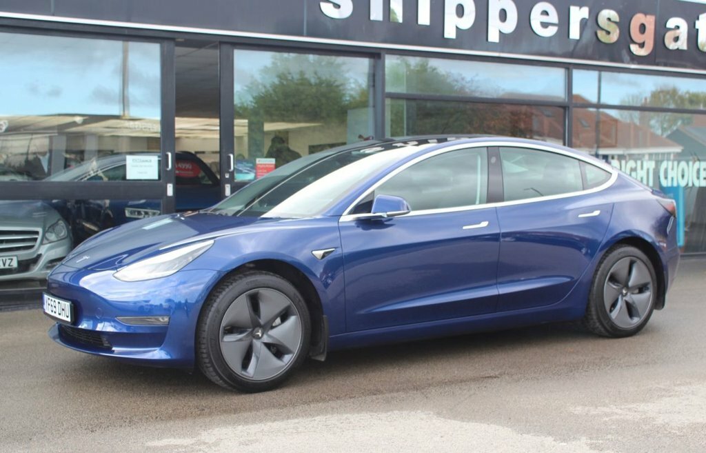 Tesla Model 3 1L Standard Range Plus Blue