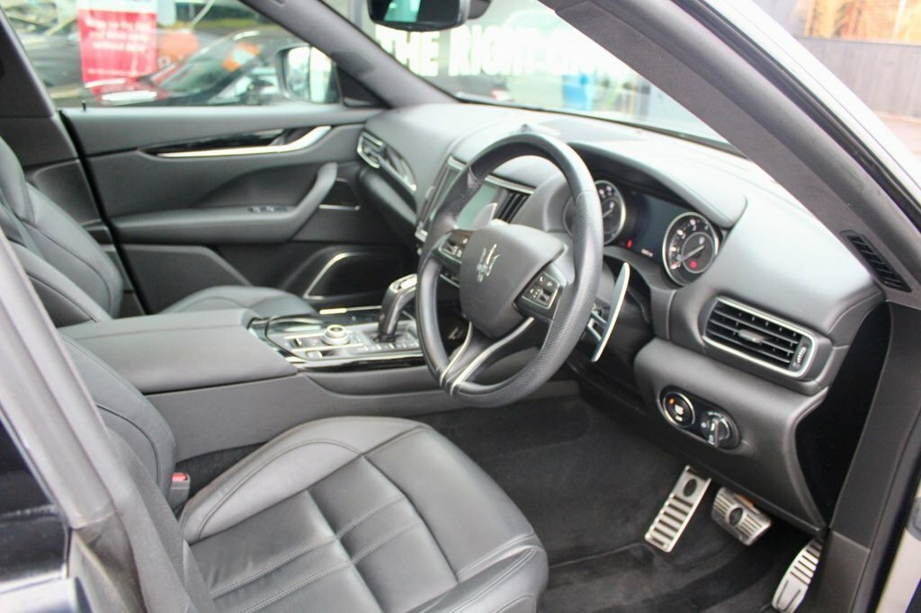 Maserati Levante 3L Modena Grey #3