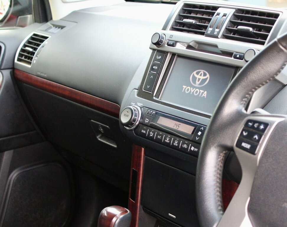 Toyota Land Cruiser 2.8L Icon Red #6