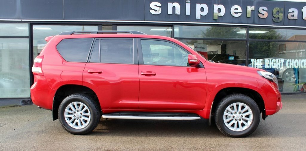 Toyota Land Cruiser 2.8L Icon Red #5