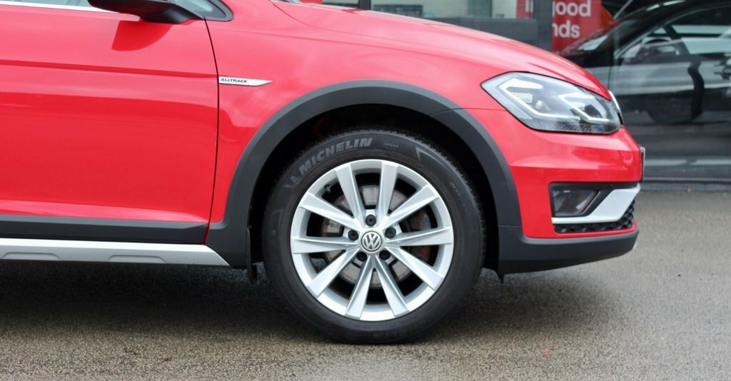 Volkswagen Golf Alltrack 2L Alltrack Red #4