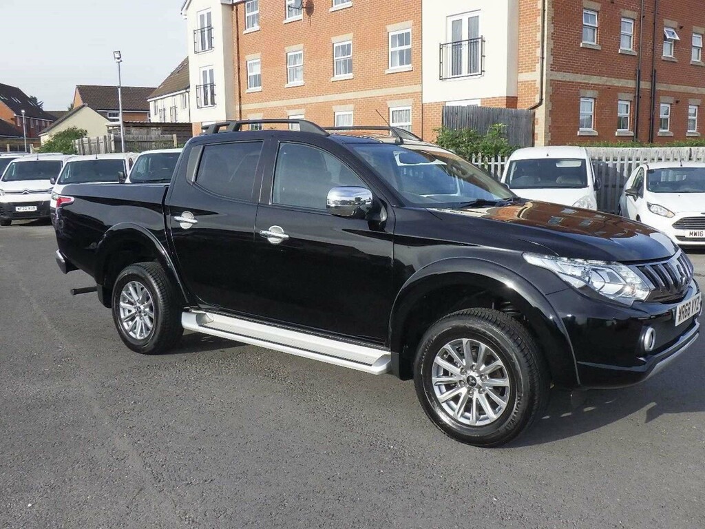 Mitsubishi L200 Di-d Dc Barbarian 4Wd Euro 6 Black