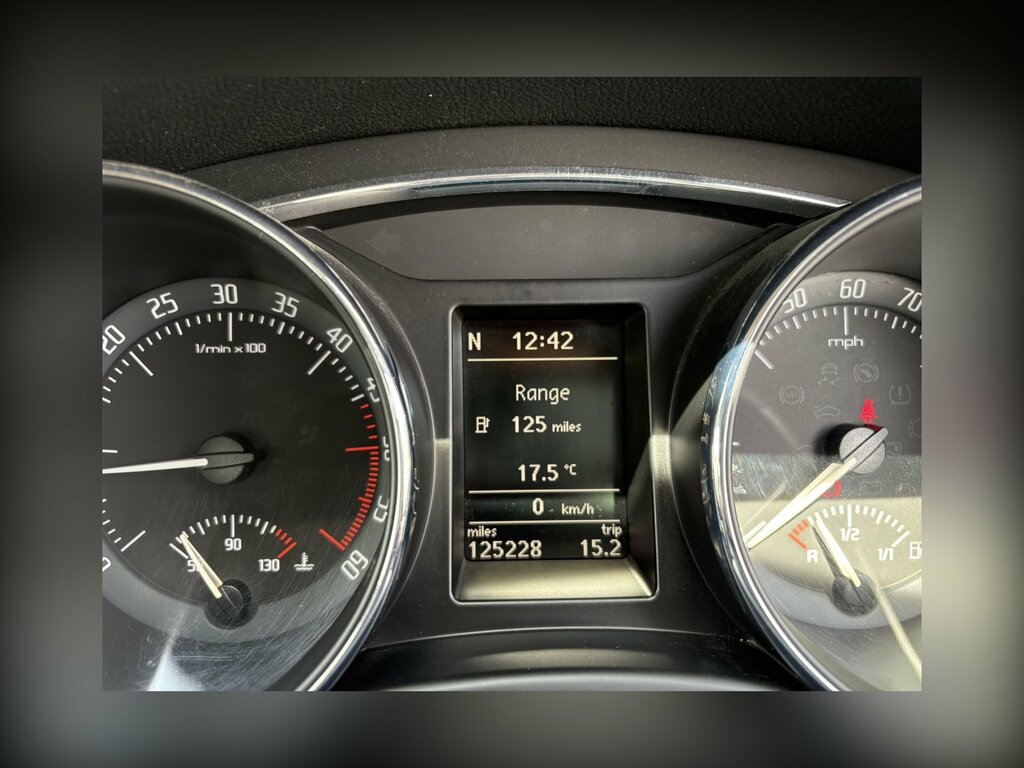 Skoda Superb 2.0 Tdi Cr 170 Elegance Black #3