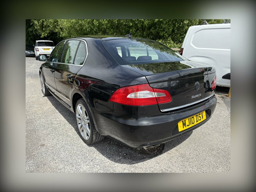 Skoda Superb 2.0 Tdi Cr 170 Elegance Black #4