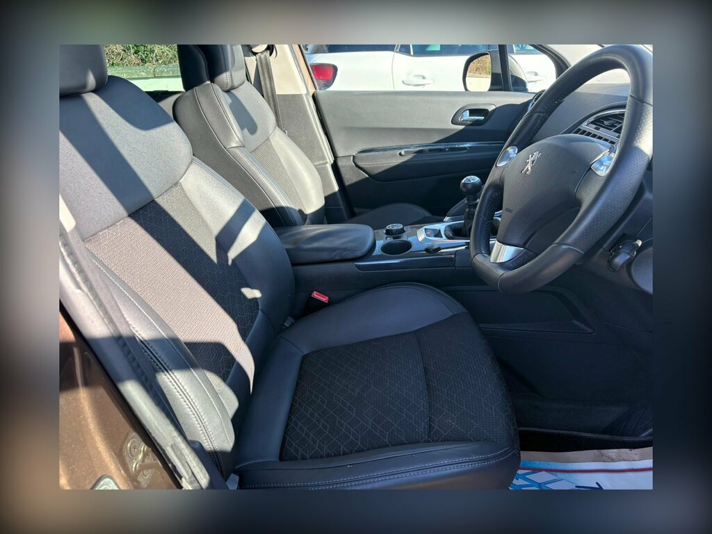 Peugeot 3008 1.6 Hdi Allure Suv Euro 5 115 P CX14VHR Brown #2