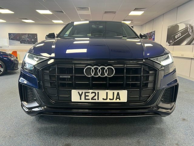 Audi Q8 Tfsi V6 55 Black YE21JJA Blue #5