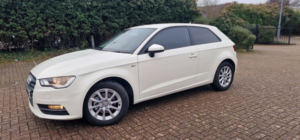 Audi A3 1.6 Tdi Se 2012 GF62ULM White #4