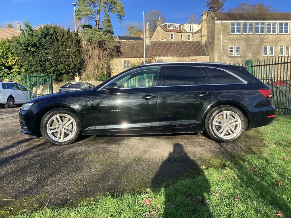 Audi A4 Avant 2L Sport YC17XGF Black #5