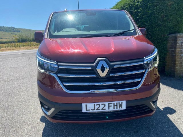 Renault Trafic Sl 28 Sport 9 Seat Minibus Swb 2.0 Dci 110 Bhp LJ22FHW Red #2