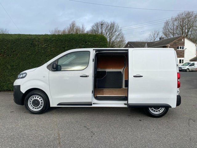 Vauxhall Vivaro 2700 Dynamic L1 Swb 1.5Td 120Ps YGZ3483 White #5