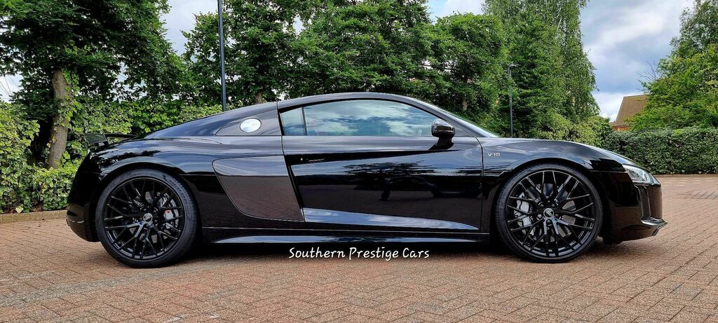 Audi R8 5.2 Fsi V10 Plus S Tronic Quattro Euro 6 Ss Black #4