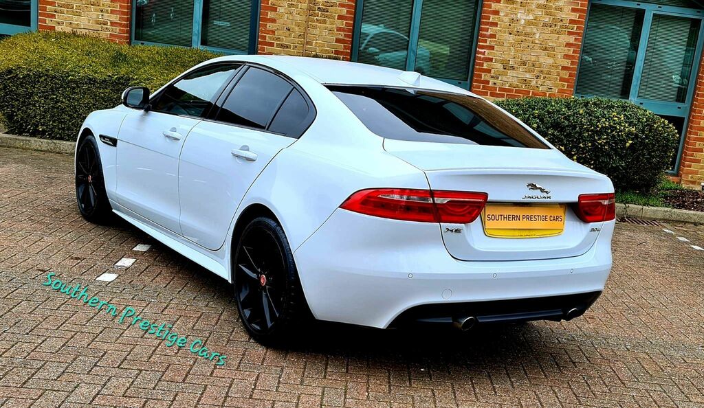 Jaguar XE 2.0I R-sport Euro 6 Ss White #3