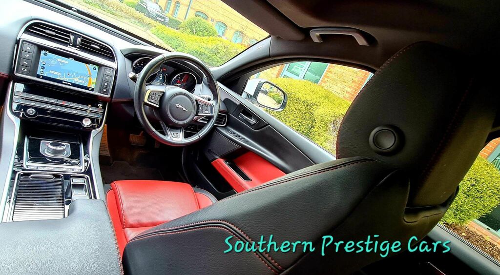 Jaguar XE 2.0I R-sport Euro 6 Ss White #2