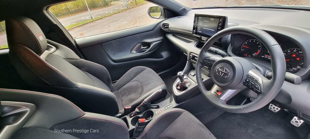 Toyota Yaris 1.6T Gr Circuit Awd Euro 6 White #3