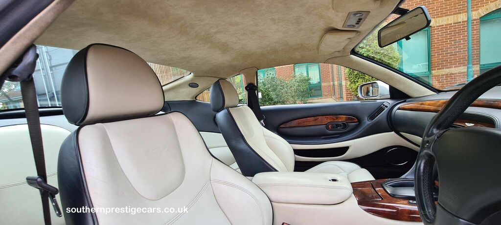 Aston Martin DB7 5.9 Vantage Silver #2