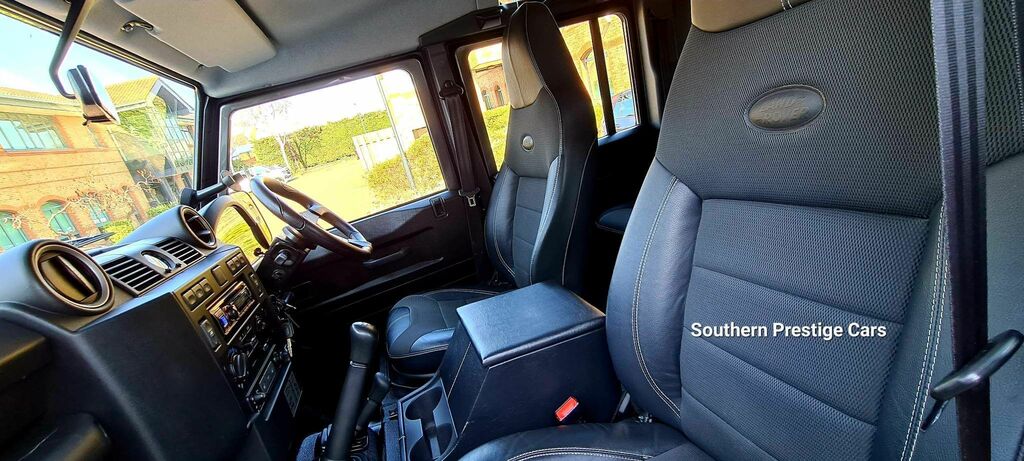 Land Rover Defender 110 2.2 Tdci Xs Utility Wagon 4Wd Mwb Euro 5 Grey