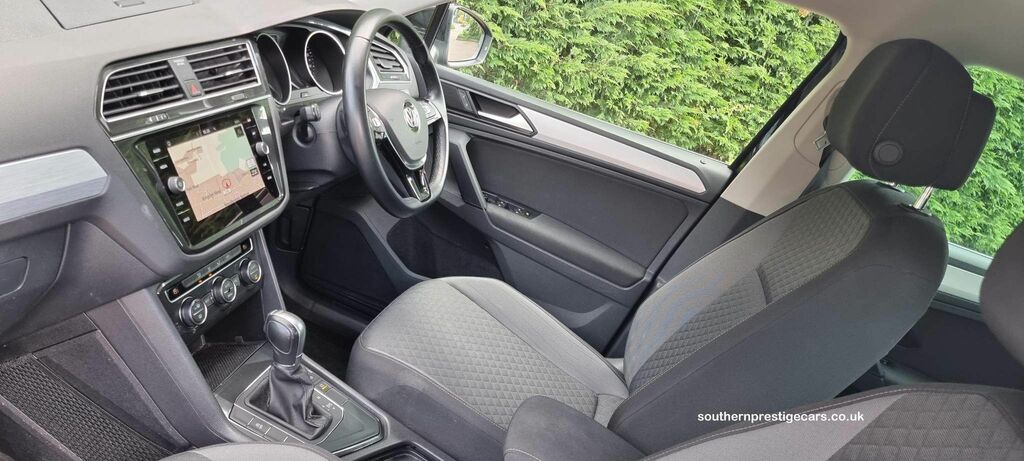 Volkswagen Tiguan 2.0 Tdi Se Navigation Dsg Euro 6 Ss Black #6