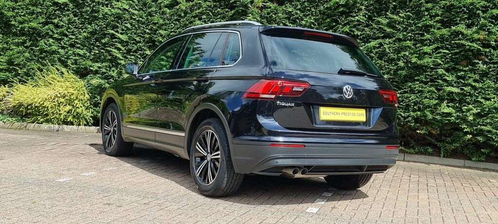 Volkswagen Tiguan 2.0 Tdi Se Navigation Dsg Euro 6 Ss Black #3