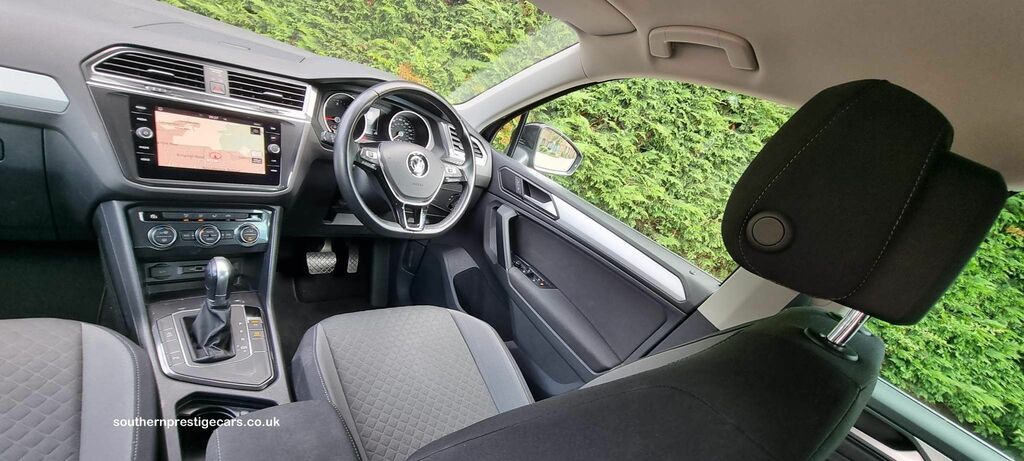 Volkswagen Tiguan 2.0 Tdi Se Navigation Dsg Euro 6 Ss Black