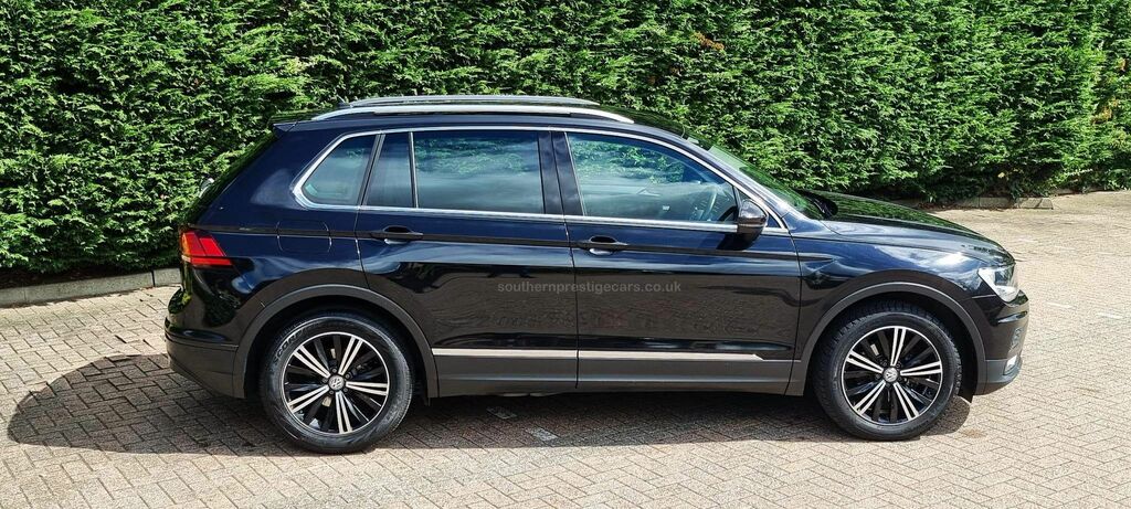 Volkswagen Tiguan 2.0 Tdi Se Navigation Dsg Euro 6 Ss Black #5